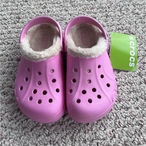 New girls lined pink crocs